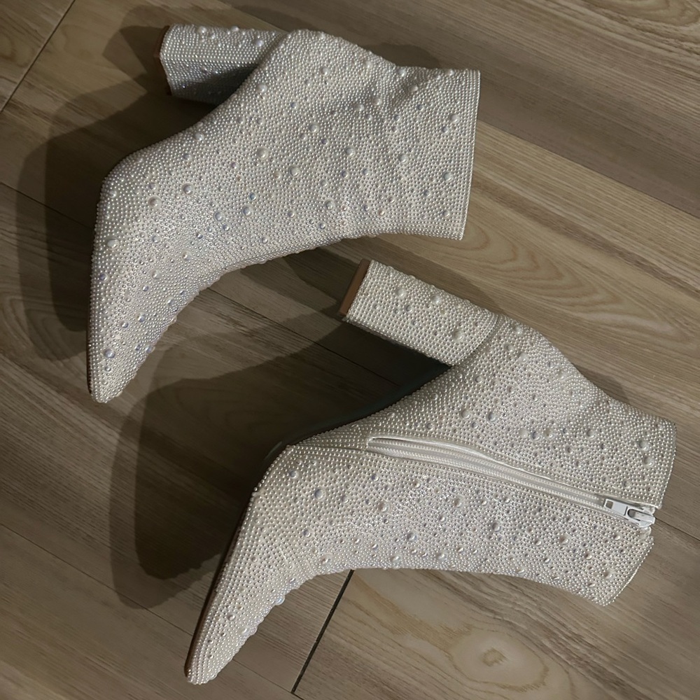 Betsey Johnson White Heeled Boots